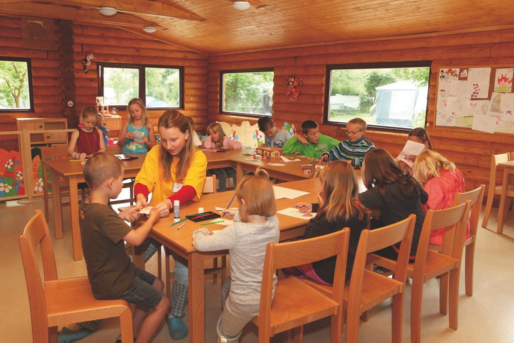 Camping Oase Praha Hotel Zlatníky Eksteriør billede
