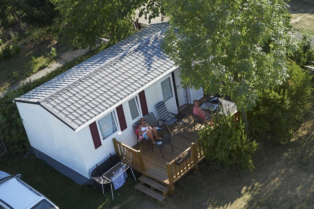 Camping Oase Praha Hotel Zlatníky Eksteriør billede